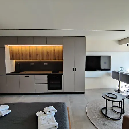 Celestial Luxury Skg Port Ii شقة